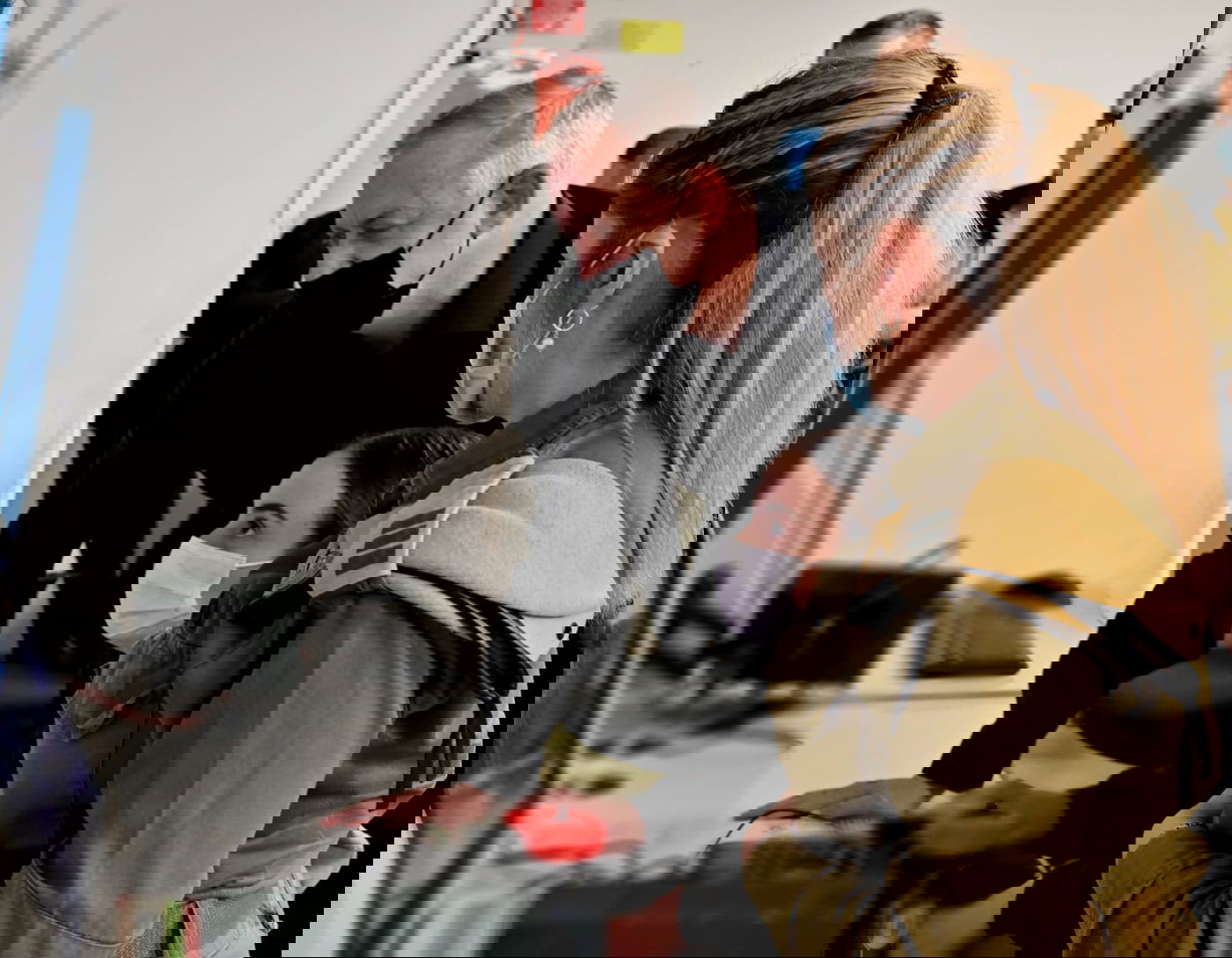 גנץ: "מדינת סוריה נושאת באחריות למטענים"