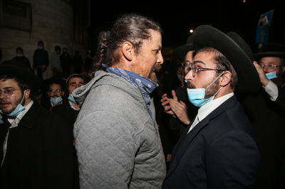 צפת: עשרות הפגינו נגד עמותה חילונית