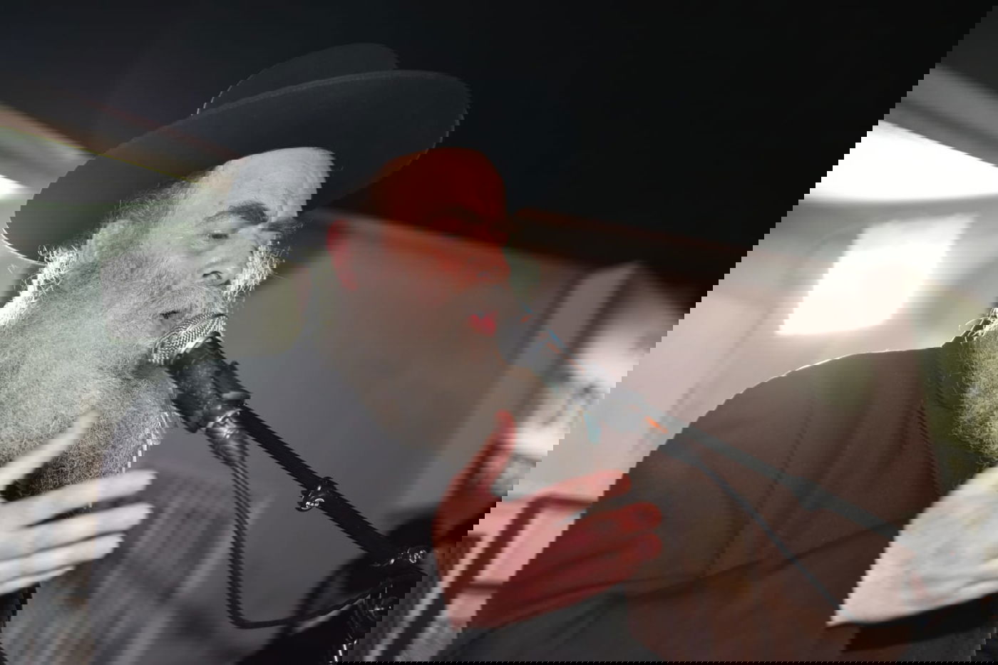 חסידי גור הפגינו: "משמיצים את צדיק הדור"