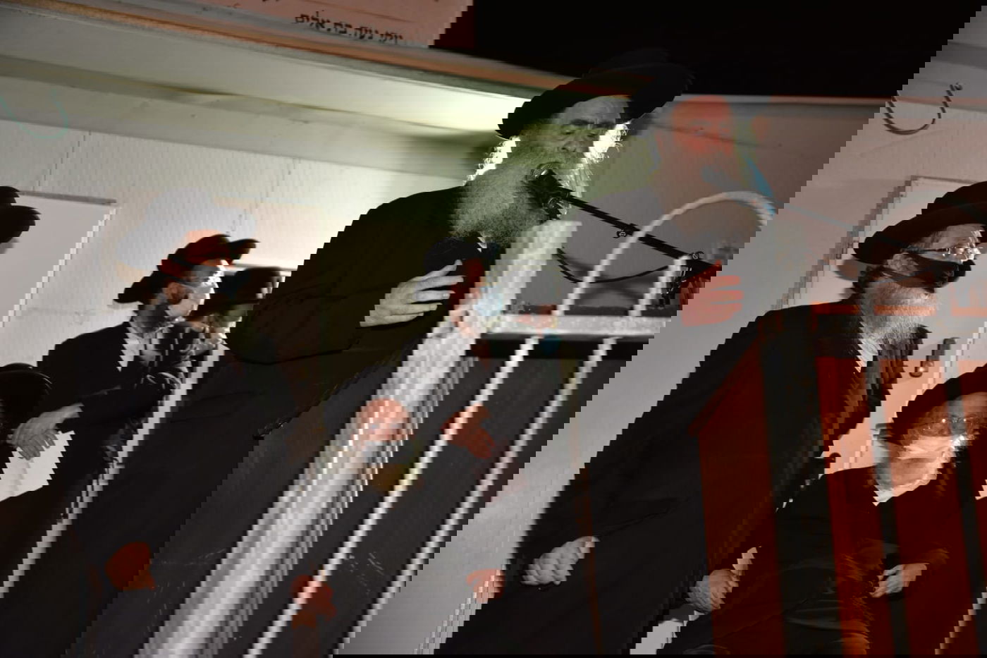 חסידי גור הפגינו: "משמיצים את צדיק הדור"