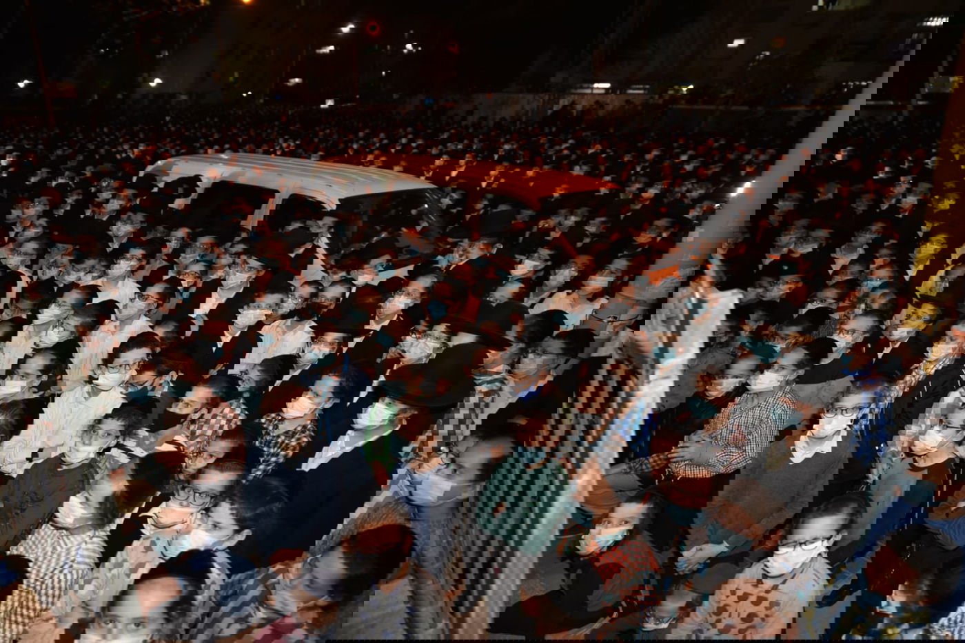 חסידי גור הפגינו: "משמיצים את צדיק הדור"