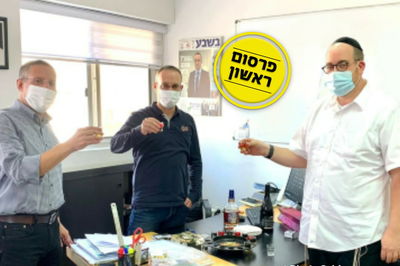 במעמד החתימה