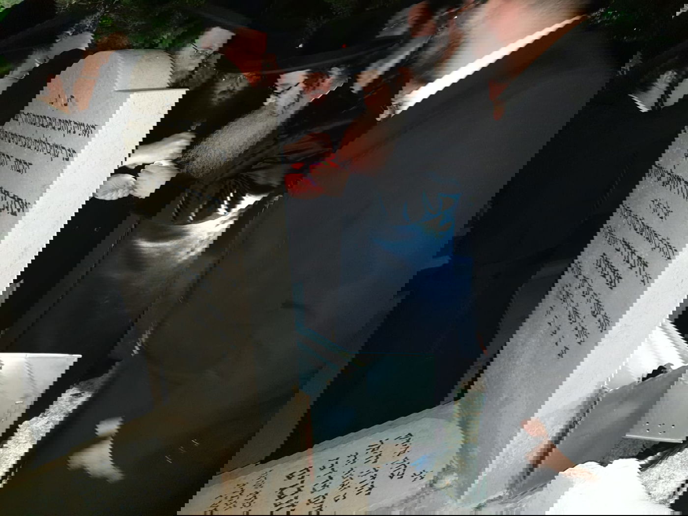 הרבי מנדבורנה-אלעד עלה לציון דודו שנרצח בצעירותו