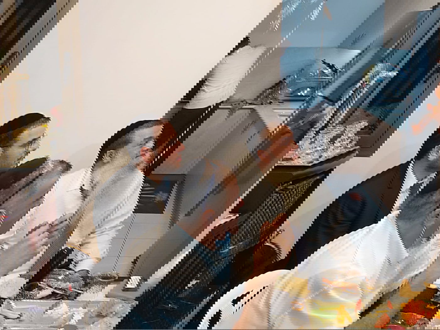 כך חגגו 'יום הולדת' 48 לרב יגאל כהן • צפו