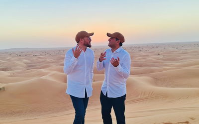 שוקי סלומון וחיים ישראל שרים בדובאי: 'שירת הבקשות'