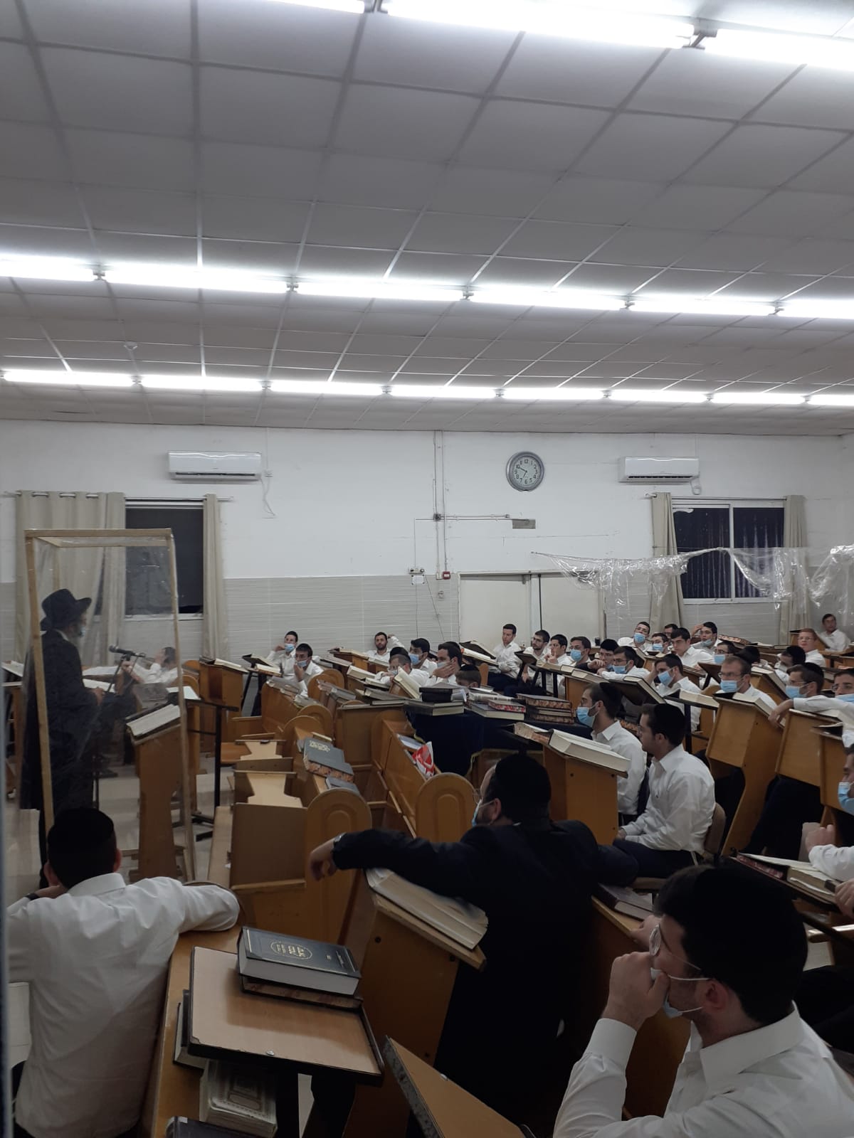 ר"י חברון הגיעו לבקר בסניף הישיבה בחדרה