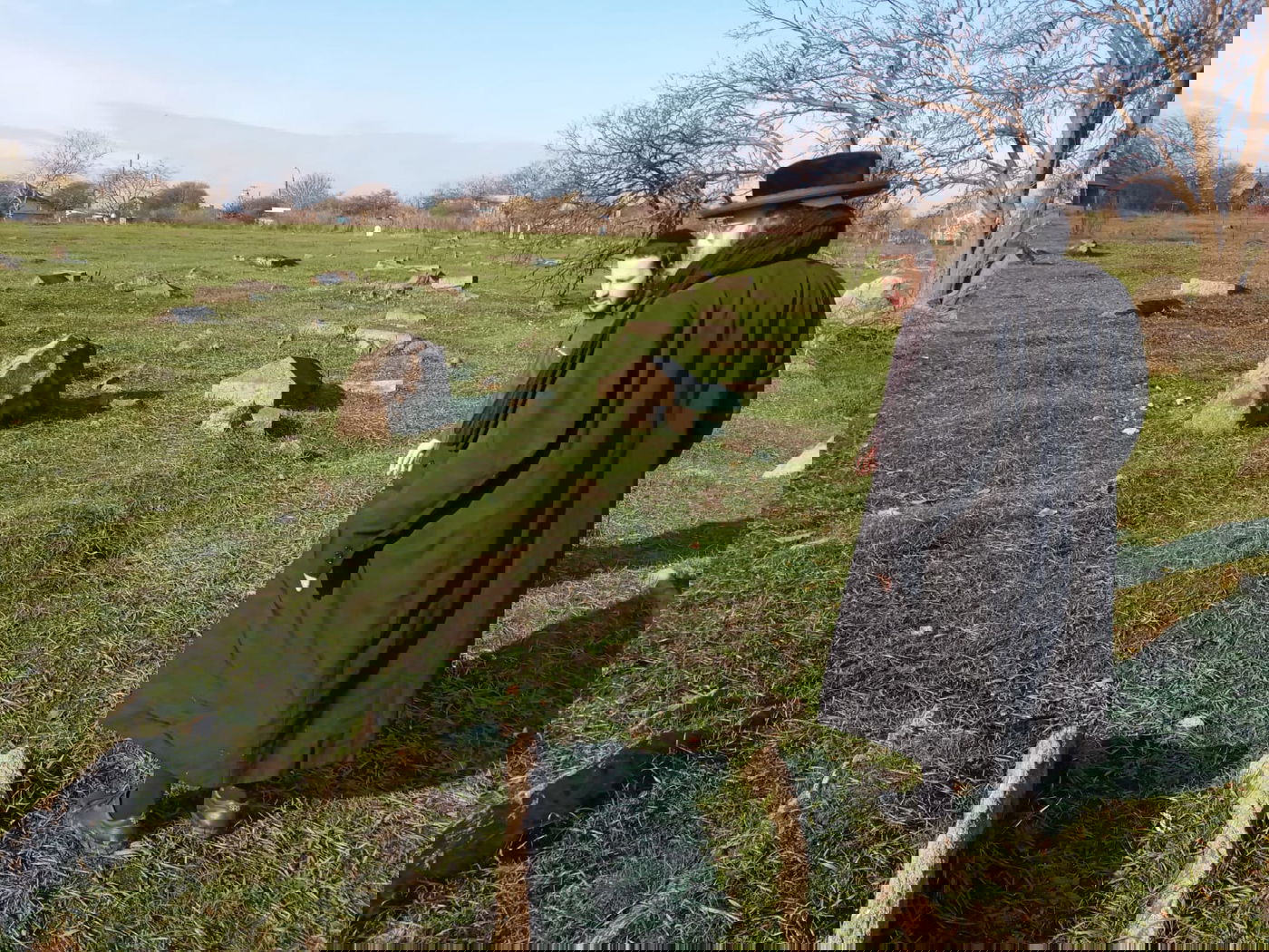 אומן: גויים הרסו את בית העלמין וכעת דורשים כסף על המקום