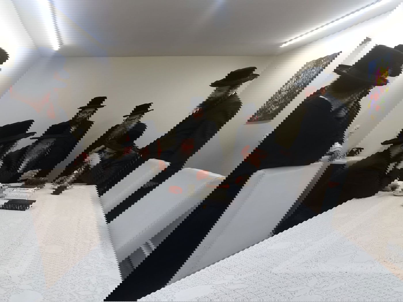 האדמו"ר מביאלה ב"ב ביקר בבתיהם של האדמו"רים בארה"ב