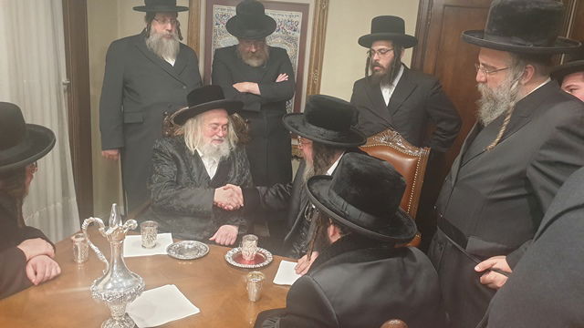 האדמו"ר מביאלה ב"ב ביקר בבתיהם של האדמו"רים בארה"ב