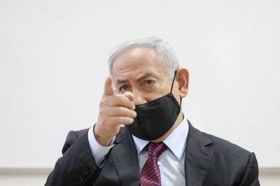 נתניהו נגד בני גנץ: 'משתמש בצה"ל. בושה'