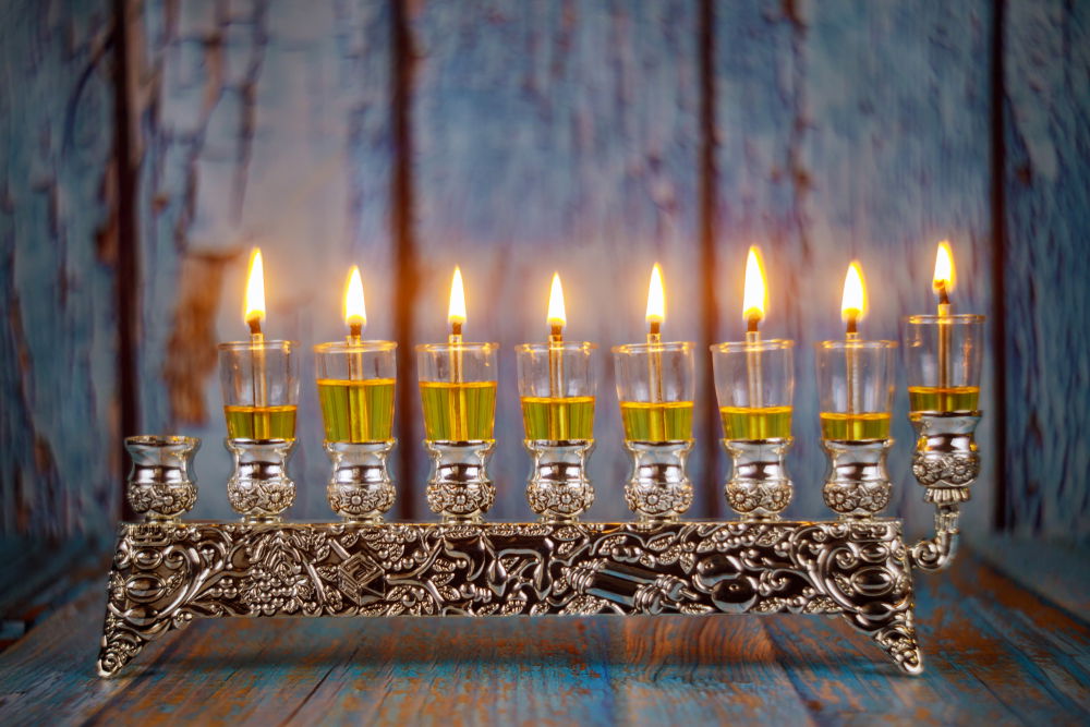 זעם בקנדה: חג המולד? מותר; חנוכה? אסור