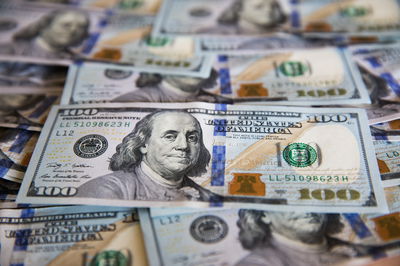 הדולר בשפל של 12 שנים, אבל זה לא בהכרח רע