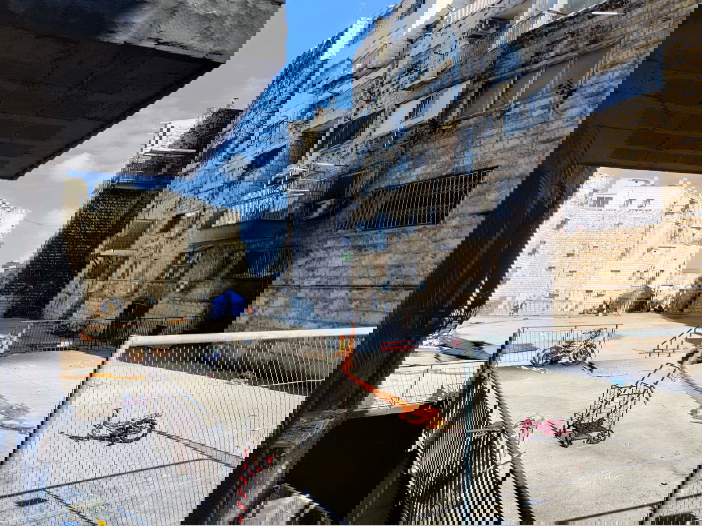 מלכה מצאה את ירושת הסב במחסן השרוף