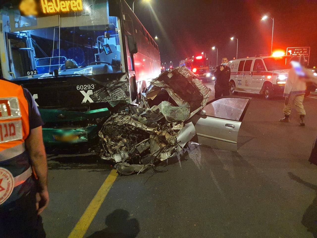 הרכב נמעך, הנהג בן ה-18 חולץ במצב קשה