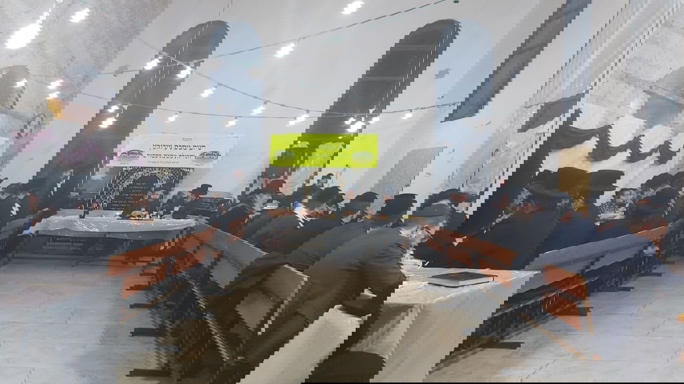 חסידי לעלוב בצפת סיימו את מסכת עירובין