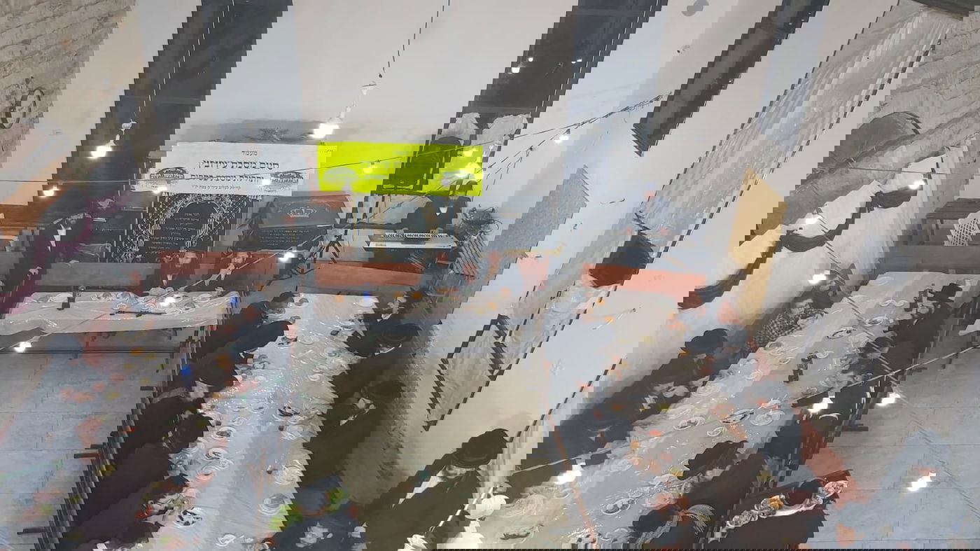 חסידי לעלוב בצפת סיימו את מסכת עירובין