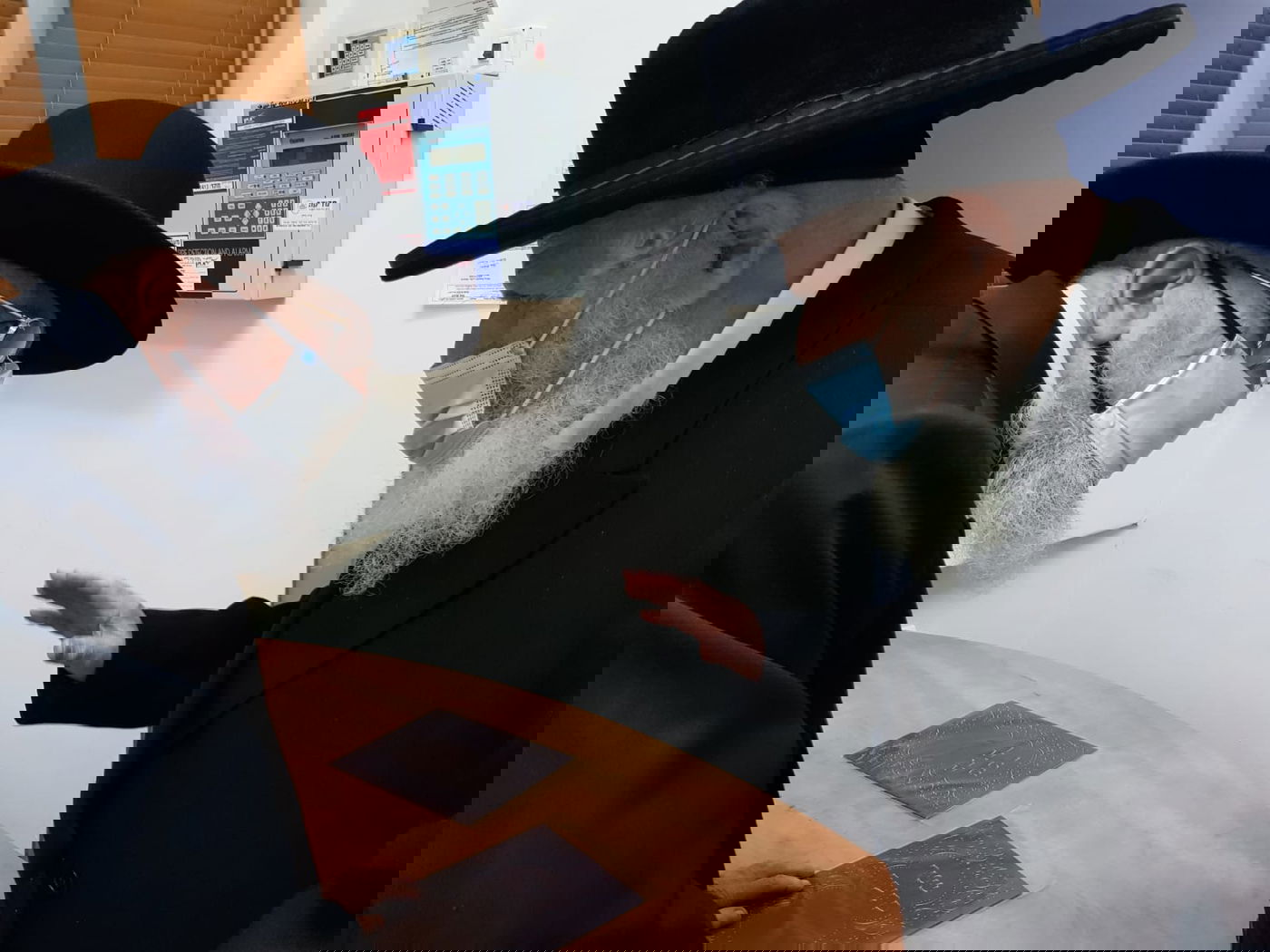 לפני החופה: הגרב"מ אזרחי והגר"ש שטיינמן שוחחו • צפו