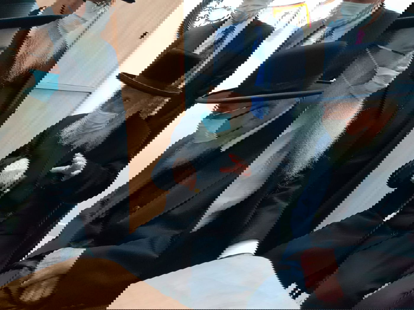 לפני החופה: הגרב"מ אזרחי והגר"ש שטיינמן שוחחו • צפו