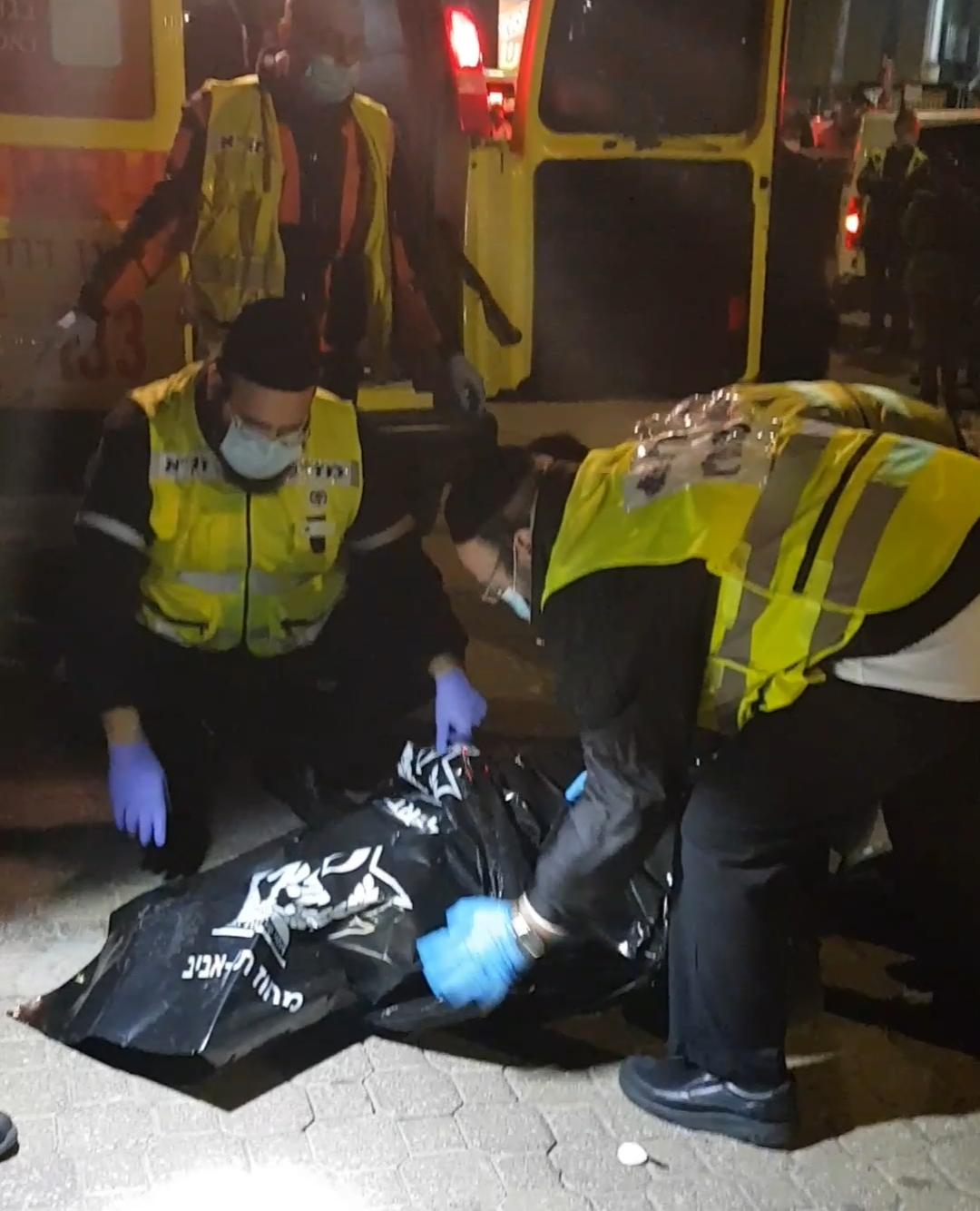 צעיר שרכב על אופנוע נהרג בטיילת בבת ים