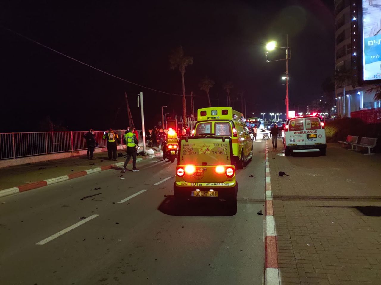 צעיר שרכב על אופנוע נהרג בטיילת בבת ים