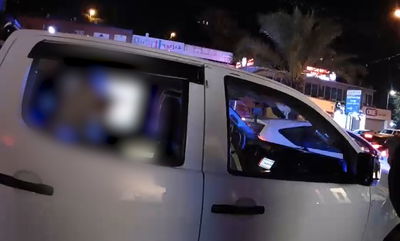 היס"מניקים איתרו מחויב בידוד - בתוך רכב