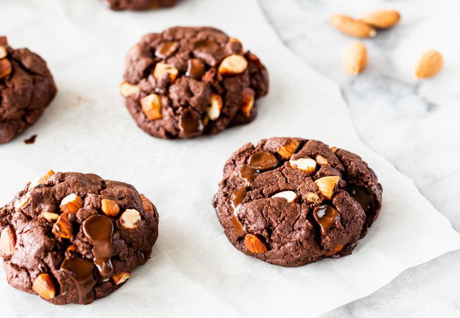 עוגיות שוקולד עם שברי פקאן