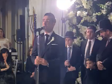 ניו ג'רסי: חזן הקהילה הסורית ריגש בחתונת בנו