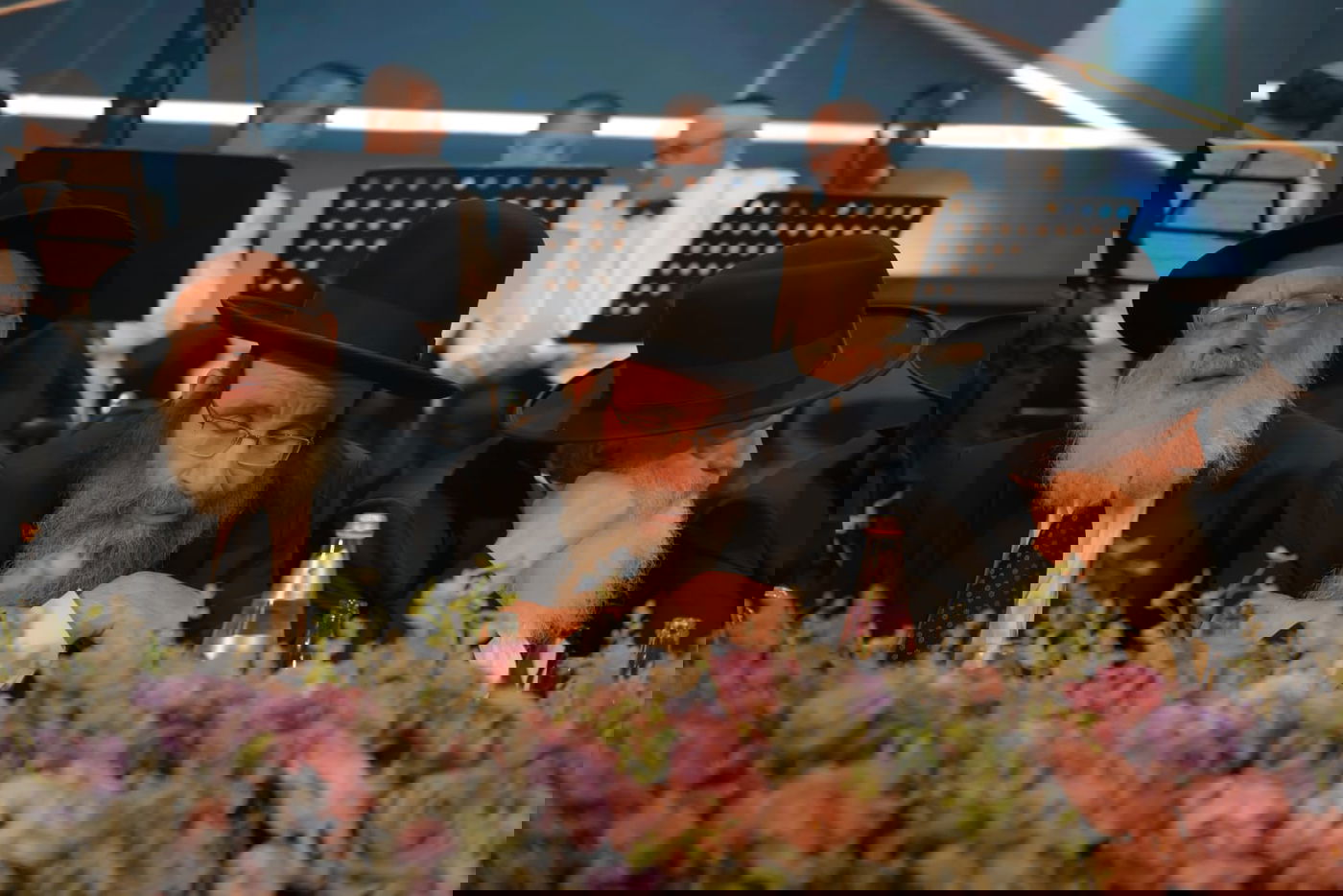 המשגיח החדש, הגר"ב פינקל - באמצע