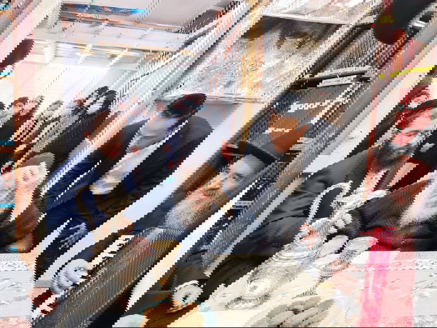 מרן הגר"ח קנייבסקי ב'ווארט' לנינו, ובביקור אצל בנו בבית החולים