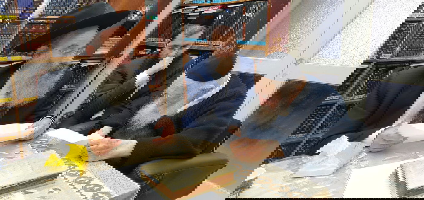 ה'מזכיר' הרב רובינשטיין בבית הגר"ח