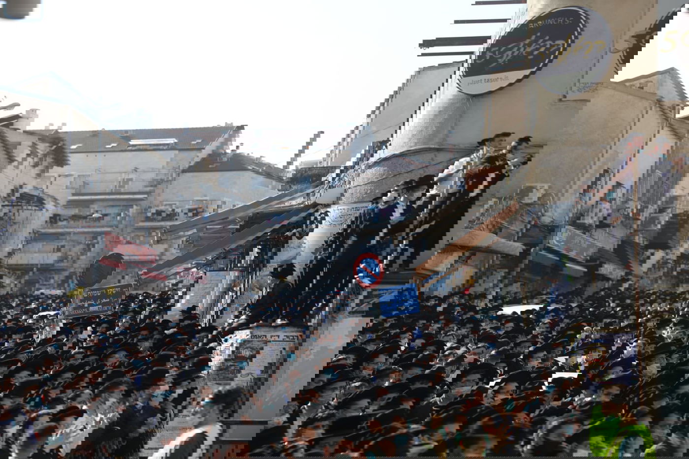 "ספר מוסר מהלך; הייתה לו הארת פנים מיוחדת לכל אחד"