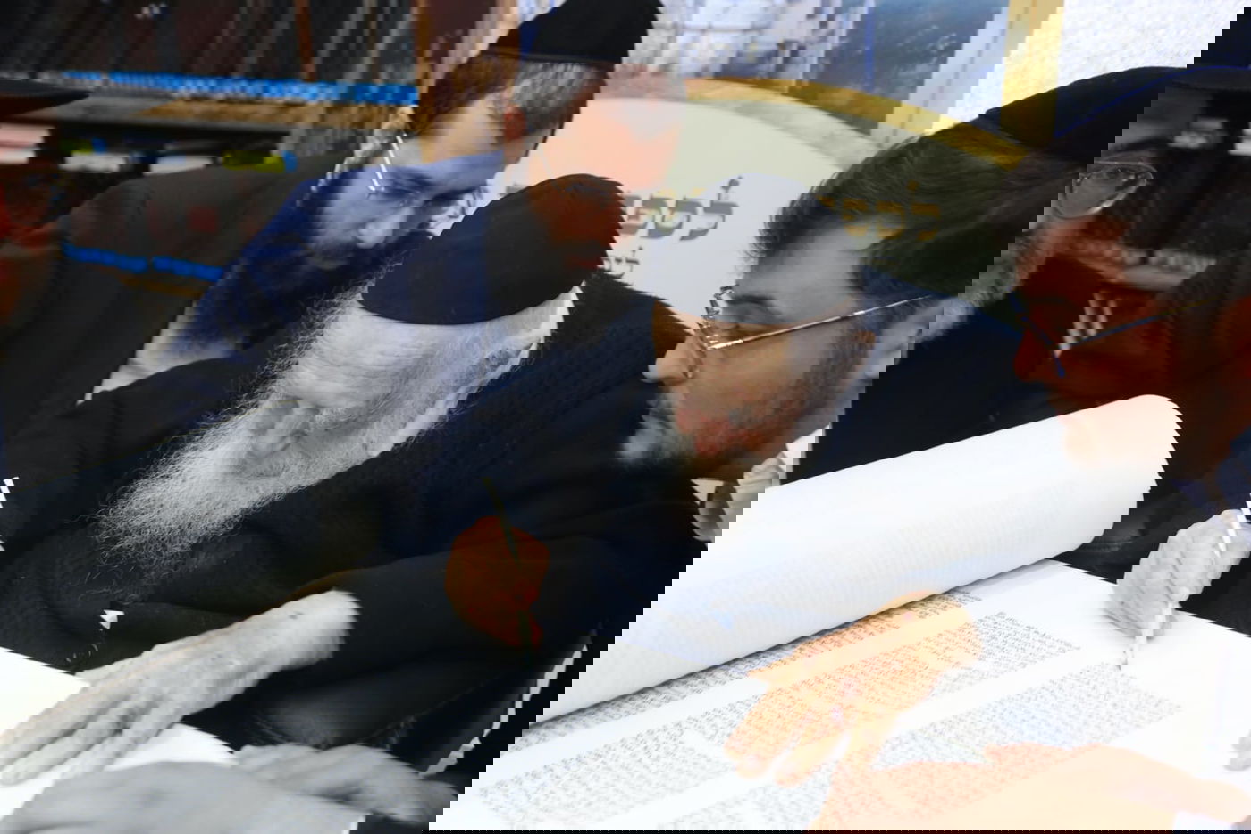 לאחר פטירת רבם: הקהילה מתרחבת עם 'בית שני'