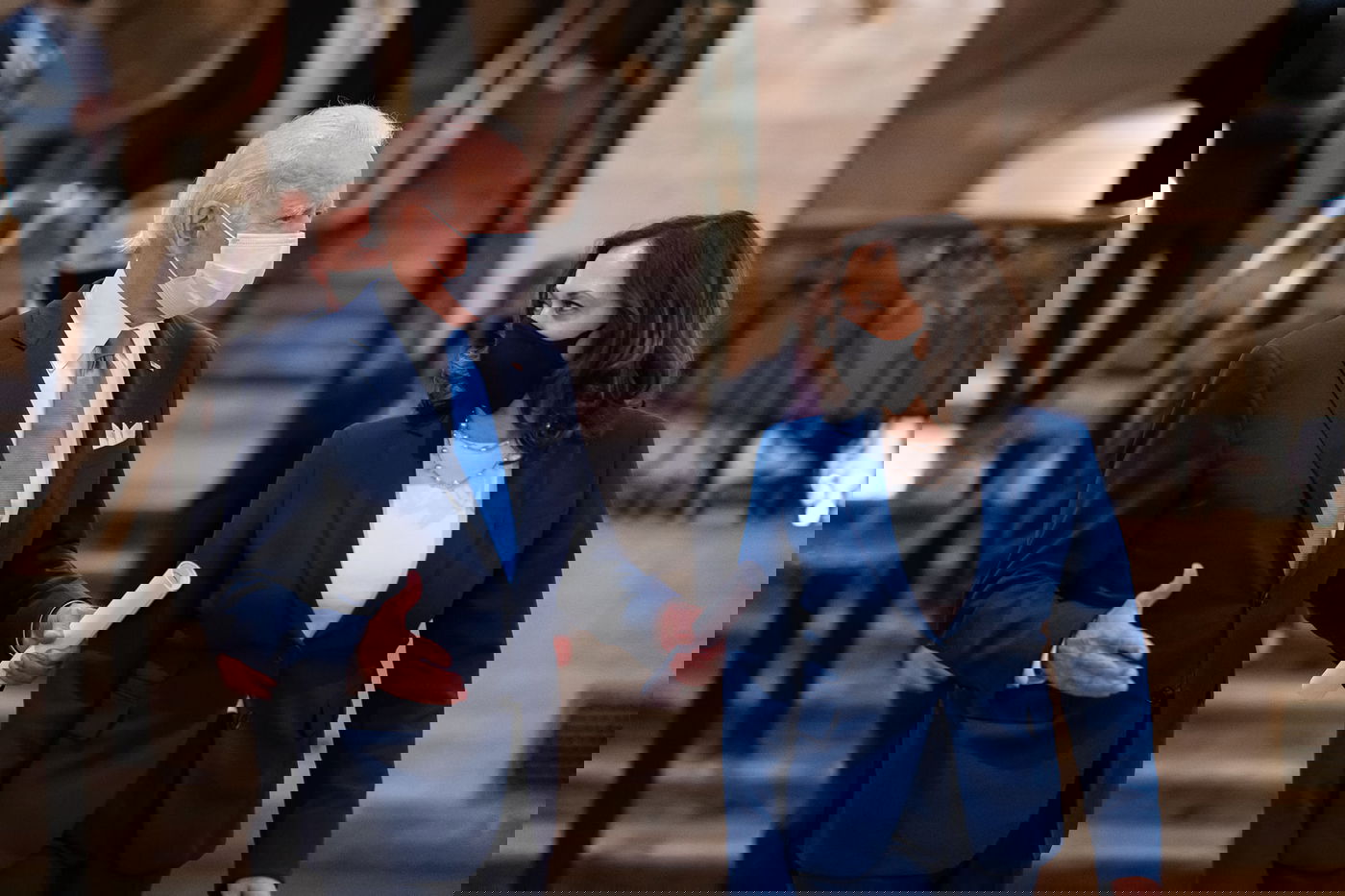 ביידן והאריס