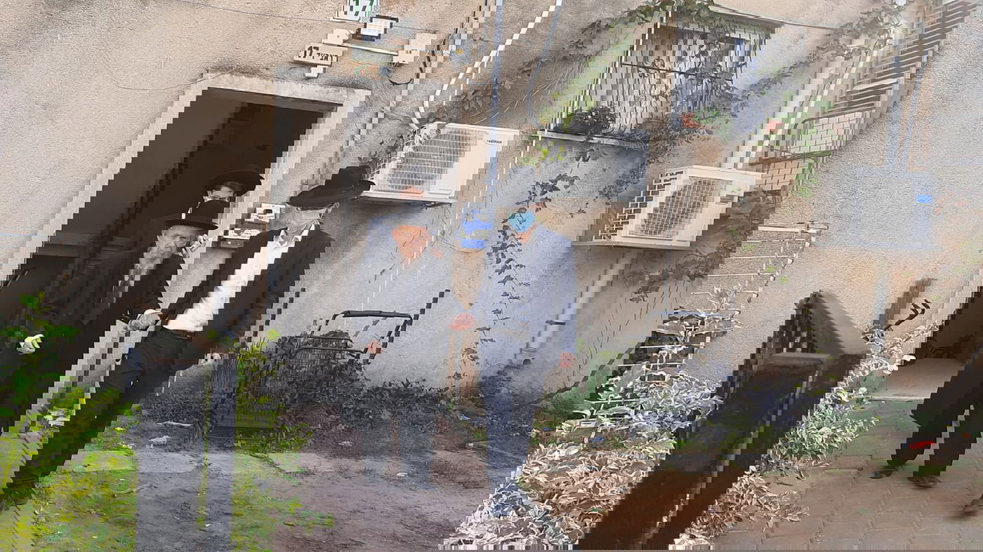 הגר"ג יוצא לכינוס