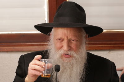 באירוע ינגן הרב והנגנים גם ניגונים חדשים ממש, אשר ישמעו לראשונה כבכורה הערב בהתוועדות.