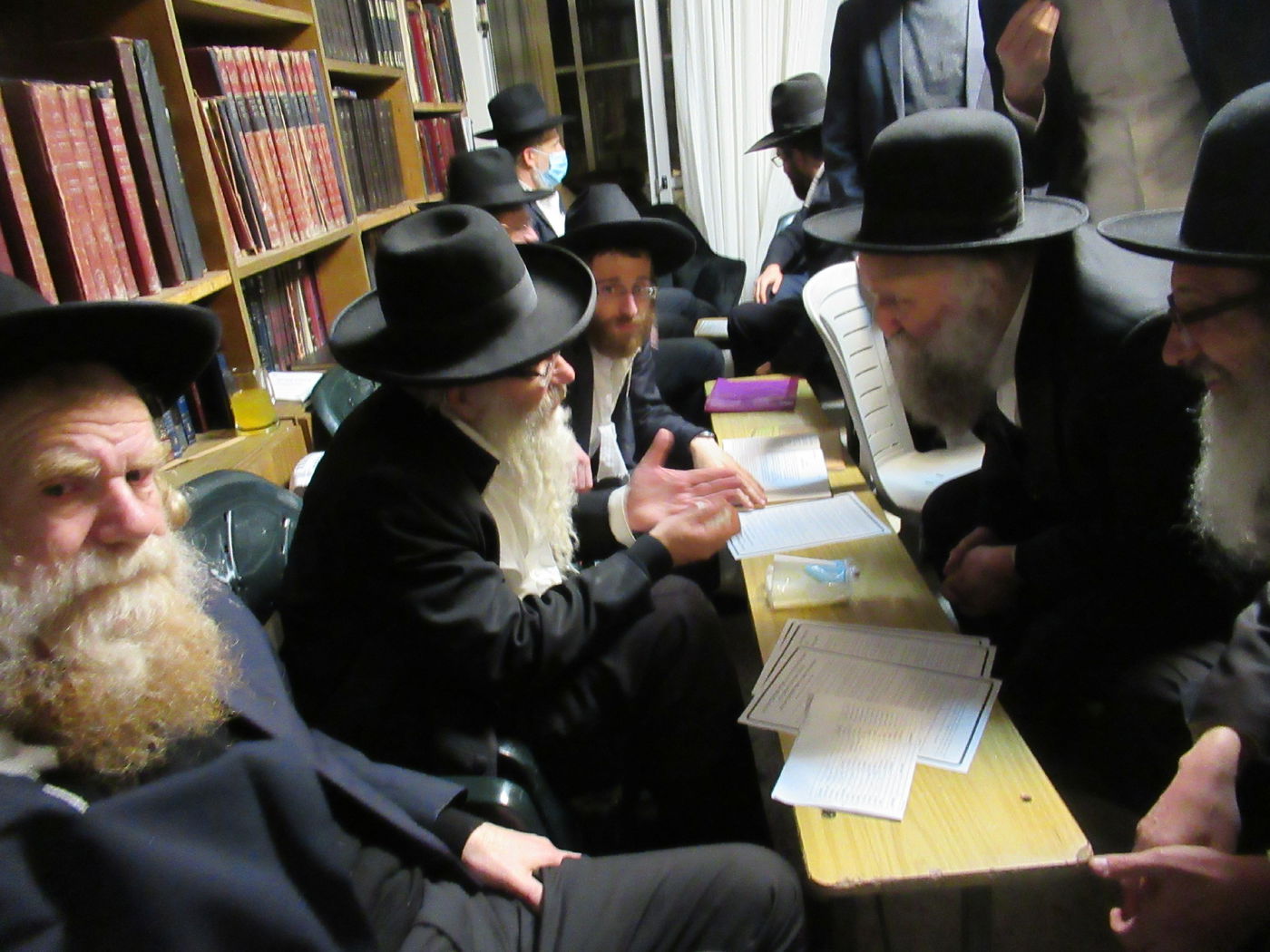 ניחום אבלים אצל הגר"א שטרנבוך • תיעוד