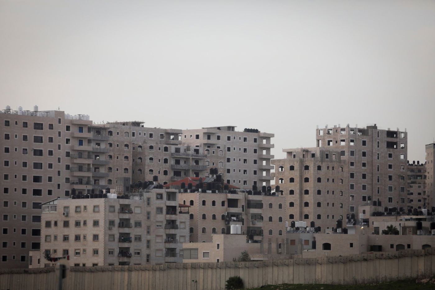 אחרי ההתפרעויות וניסיון הפיגוע: תיעוד ממחסום קלנדיה