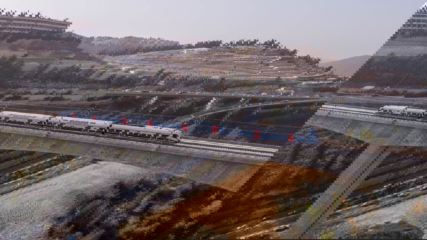 תיעוד: הרכבות החשמליות החדשות בנסיעה ראשונה