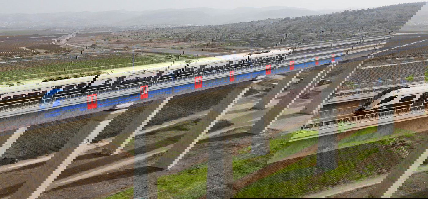 תיעוד: הרכבות החשמליות החדשות בנסיעה ראשונה