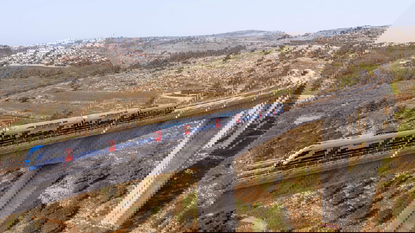 תיעוד: הרכבות החשמליות החדשות בנסיעה ראשונה