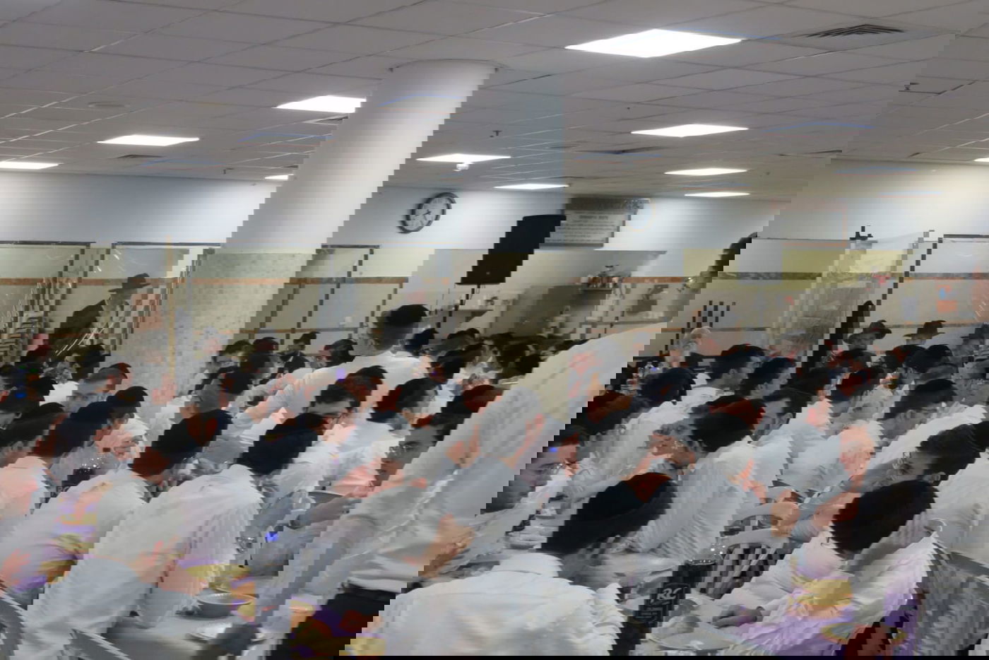 רגע לפני החופשה: מסיבת חנוכה ב'אור ישראל' • צפו