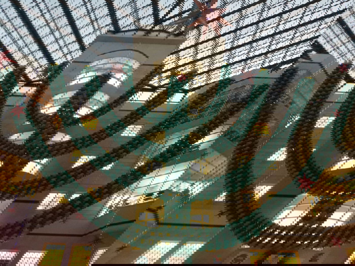 כך נבנתה החנוכייה הגדולה בעולם • תיעוד