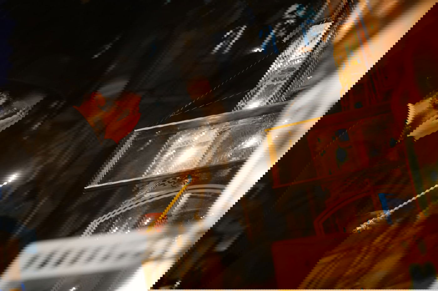 הדלקה 'בריסקאית': תלמידי הישיבה בירכו ושרו בכוונה