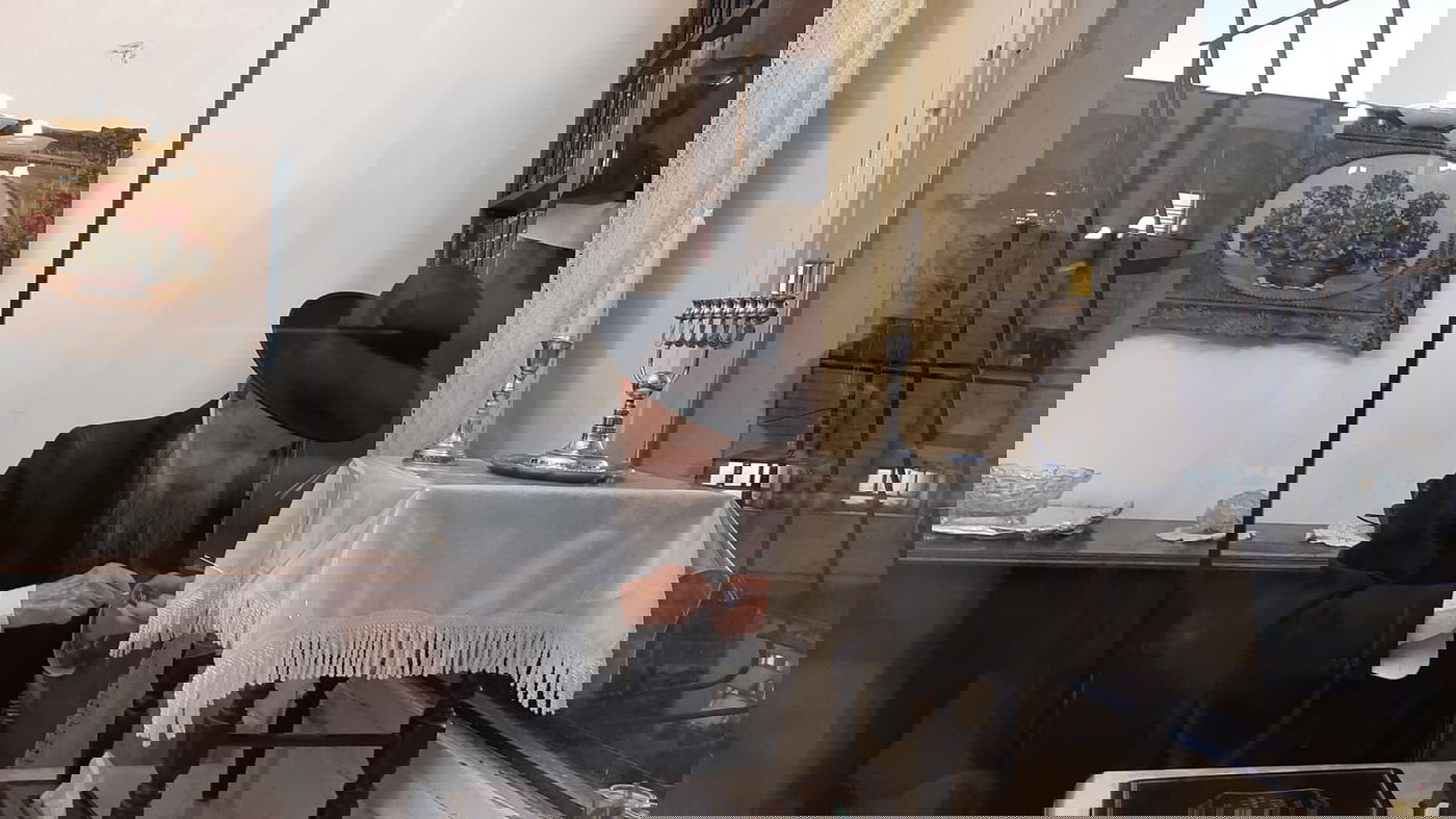 ראש הישיבה הגר"ג אדלשטיין הדליק נר ראשון • צפו