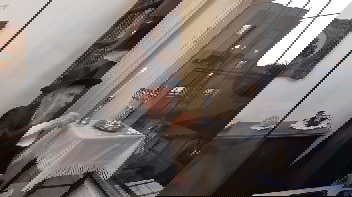 ראש הישיבה הגר"ג אדלשטיין הדליק נר ראשון • צפו