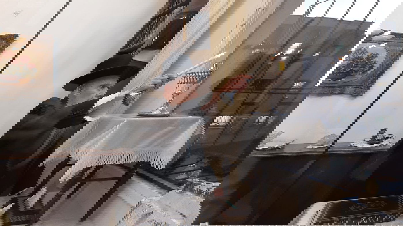 ראש הישיבה הגר"ג אדלשטיין הדליק נר ראשון • צפו