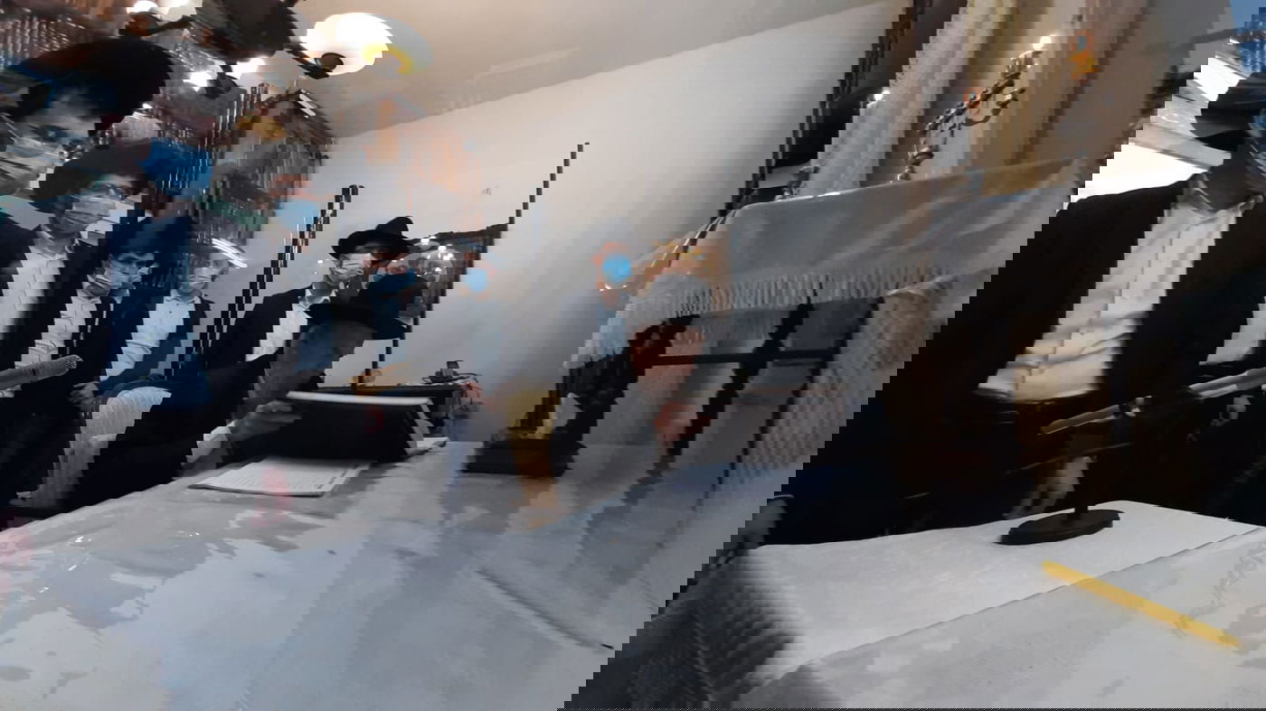 ראש הישיבה הגר"ג אדלשטיין הדליק נר ראשון • צפו