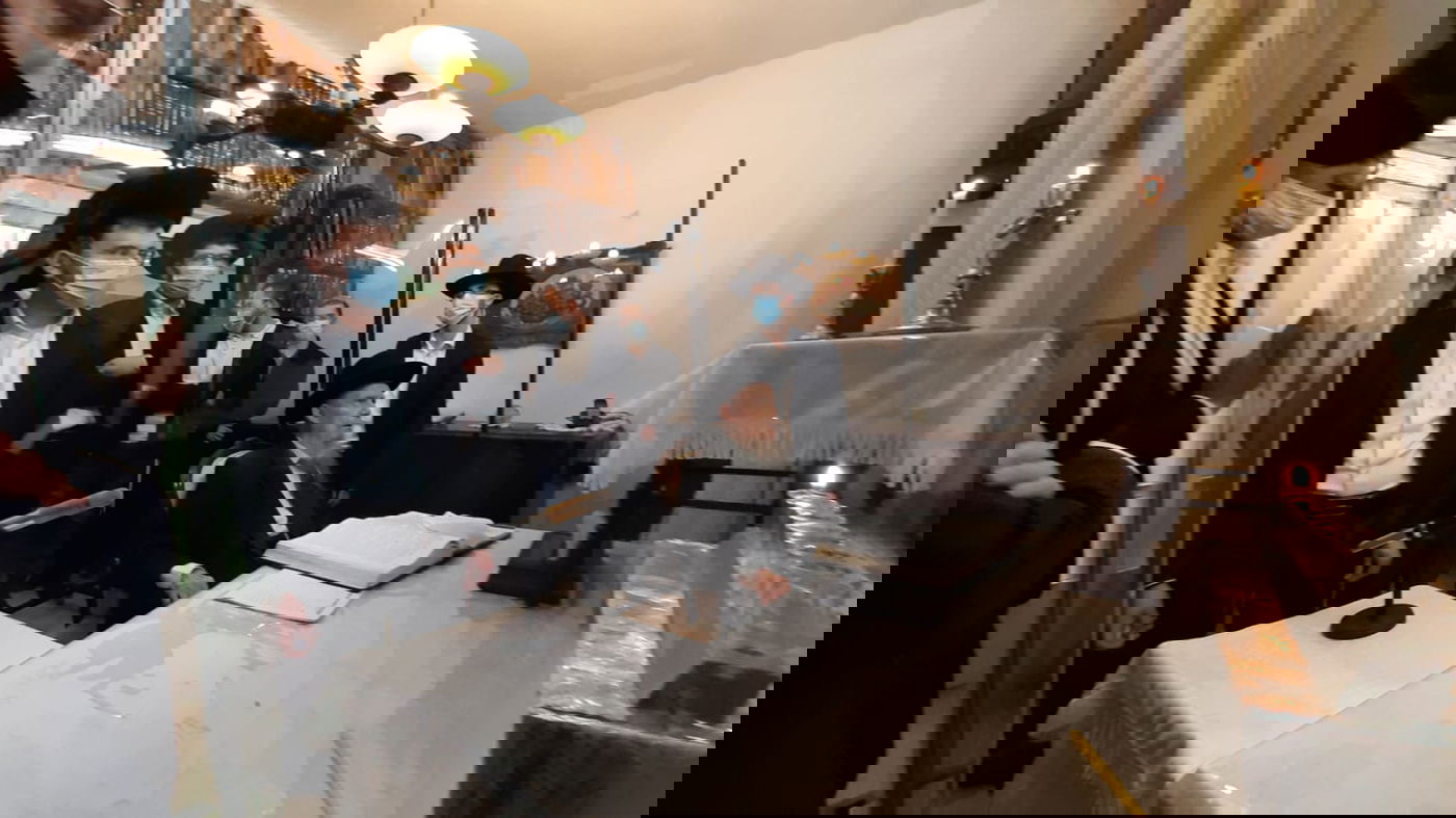 ראש הישיבה הגר"ג אדלשטיין הדליק נר ראשון • צפו