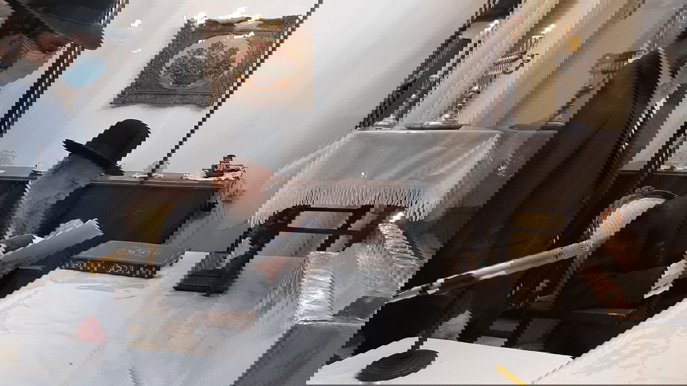 ראש הישיבה הגר"ג אדלשטיין הדליק נר ראשון • צפו