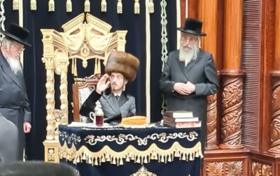 תיעוד: האדמו"ר מסאדיגורה בהדלקת נר ראשון של חנוכה